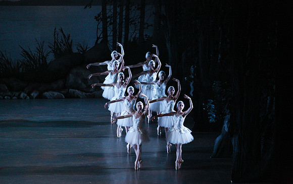 20151114_Swan_Lake_George_Balanchine_Kravis_IMG_6772