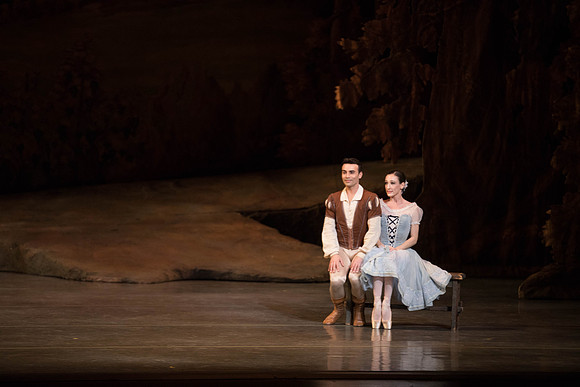 20161022_MCB_Giselle_Act1_2Cast_Tricia_Arsht_Arsht_73A5827