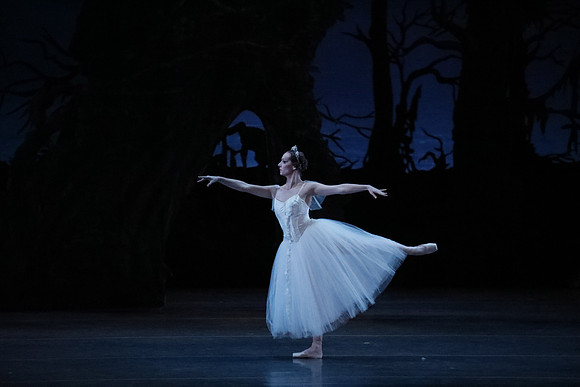 20161023_MCB_Giselle_Act2_3Cast_Jennifer_Laurent_Arsht__73A4953