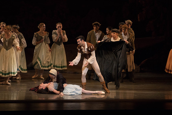 20161022_MCB_Giselle_Act1_2Cast_Tricia_Arsht_73A9423