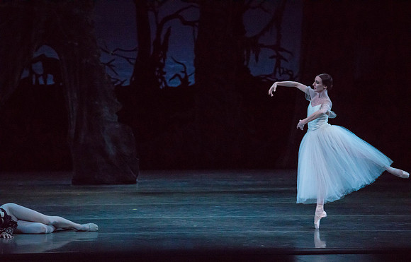 20161022_MCB_Giselle_Act2_2Cast_Tricia_Arsht_73A0340