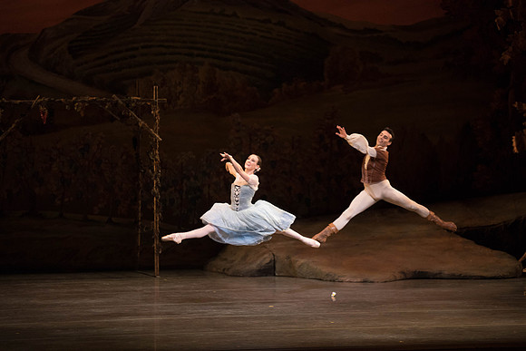 20161022_MCB_Giselle_Act1_2Cast_Tricia_Arsht_Arsht_73A5960