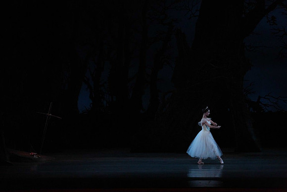 20161020_MCB_Giselle_Act2_DRNN_Arsht_9C7C0105