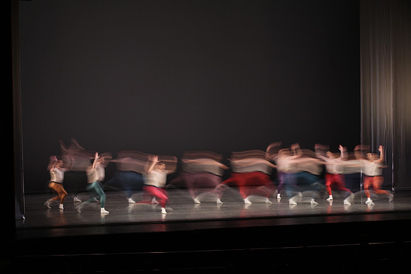 20170113_Glass_Motion_Blur_Samantha_PR_9C7C2319