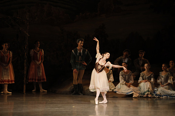 20161023_MCB_Giselle_Act1_3Cast_Jennifer_Laurent_Arsht__73A3282