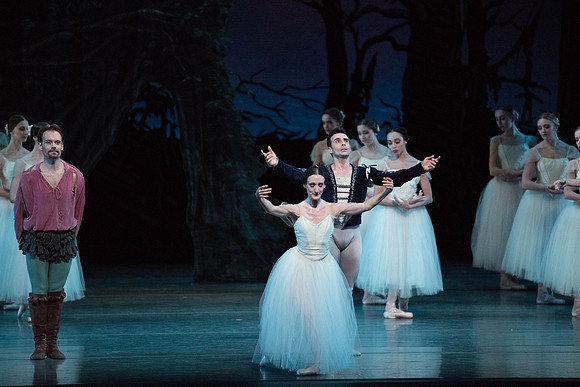 20161022_MCB_Giselle_Act2_2Cast_Tricia_Arsht_73A0925