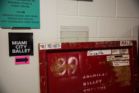 20161022_MCB_Giselle_Costunes_Props_Arsht9C7C0058