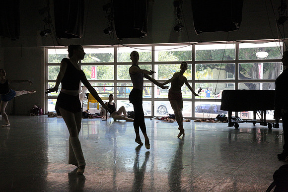 20150312_MCB_Raymonda_Variations_Studio_Arnold_9C7C6290