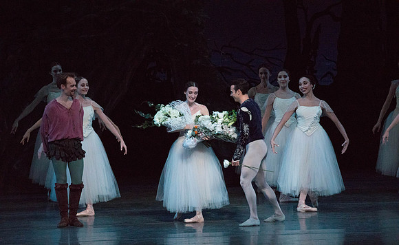 20161022_MCB_Giselle_Act2_2Cast_Tricia_Arsht_73A1139