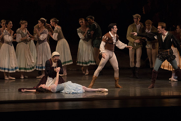 20161022_MCB_Giselle_Act1_2Cast_Tricia_Arsht_73A9352
