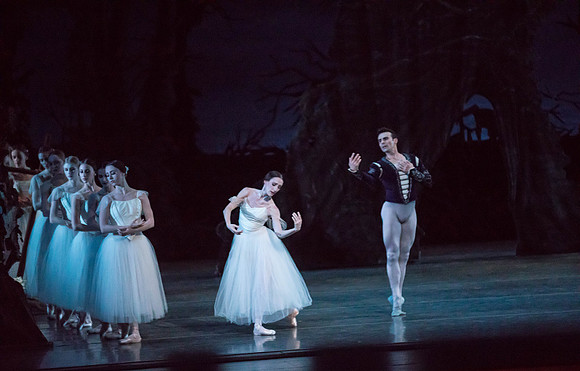 20161022_MCB_Giselle_Act2_2Cast_Tricia_Arsht_73A0088