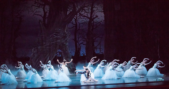 20161022_MCB_Giselle_Act2_2Cast_Tricia_Arsht_73A0816