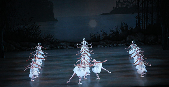 20151114_Swan_Lake_George_Balanchine_Kravis_IMG_6677