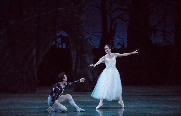 20161022_MCB_Giselle_Act2_2Cast_Tricia_Arsht_73A0422