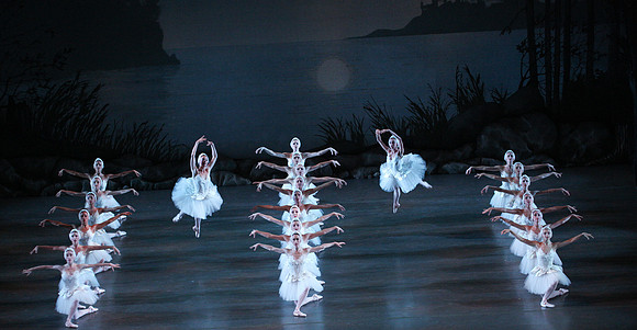 20151114_Swan_Lake_George_Balanchine_Kravis_IMG_6681