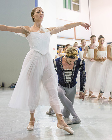 20161013_MCB_Giselle_Act1_Rehersal_Studio9C7C0046