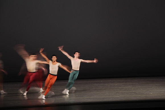 20170113_Glass_Motion_Blur_Samantha_PR_9C7C2240