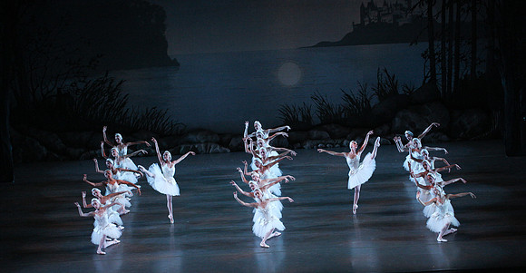 20151114_Swan_Lake_George_Balanchine_Kravis_IMG_6669