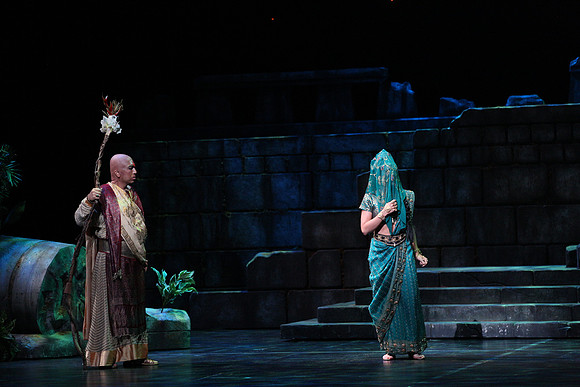 20150226_The_Pearl_Fisher_Act_39C7C1658
