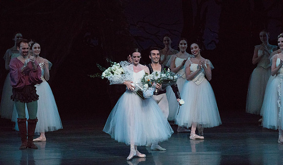 20161022_MCB_Giselle_Act2_2Cast_Tricia_Arsht_73A1150