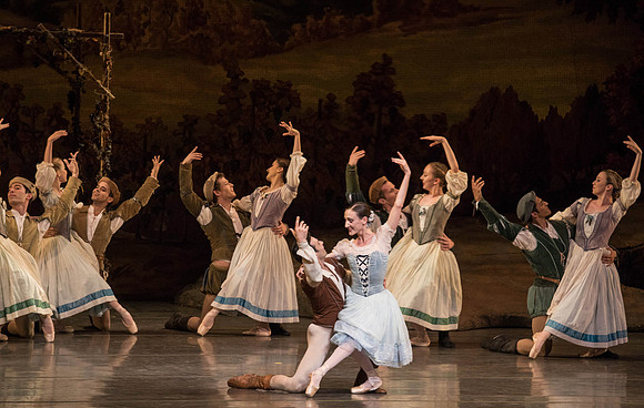 20161022_MCB_Giselle_Act1_2Cast_Tricia_Arsht_Arsht_73A6457