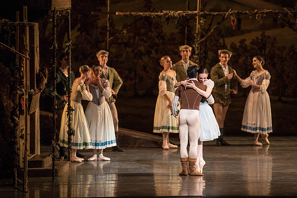 20161022_MCB_Giselle_Act1_2Cast_Tricia_Arsht_Arsht_73A6586