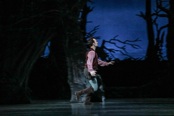 20161020_MCB_Giselle_2Cast_Act2_no Makeup_DRDA_Arsht_73A1600