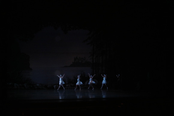 20151023_MCB_Swan_Lake_Prefomance_Arsht__75A2438