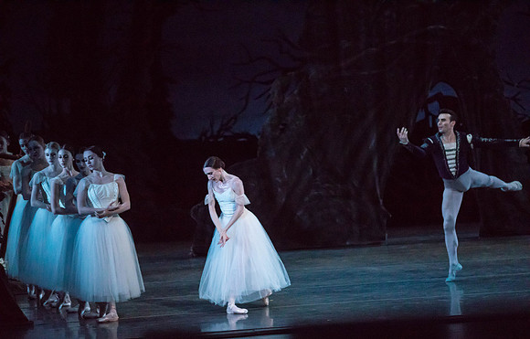 20161022_MCB_Giselle_Act2_2Cast_Tricia_Arsht_73A0092