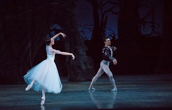 20161022_MCB_Giselle_Act2_2Cast_Tricia_Arsht_73A0100