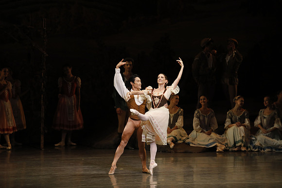 20161023_MCB_Giselle_Act1_3Cast_Jennifer_Laurent_Arsht__73A3137