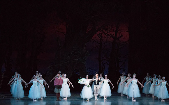 20161022_MCB_Giselle_Act2_2Cast_Tricia_Arsht_73A1063