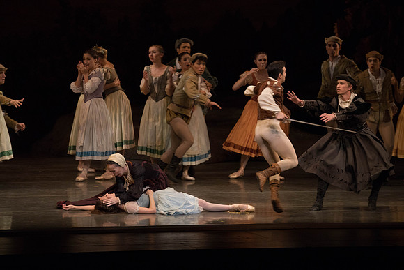 20161022_MCB_Giselle_Act1_2Cast_Tricia_Arsht_73A9366
