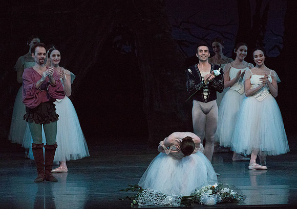 20161022_MCB_Giselle_Act2_2Cast_Tricia_Arsht_73A1164