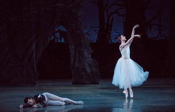 20161022_MCB_Giselle_Act2_2Cast_Tricia_Arsht_73A0400