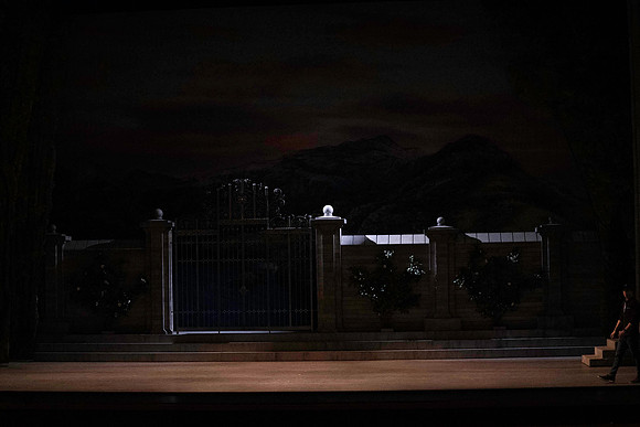 20240418_Swan_Lake_Back Stage_DSC2518.ARW