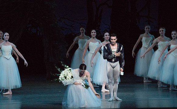 20161022_MCB_Giselle_Act2_2Cast_Tricia_Arsht_73A1020