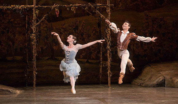 20161022_MCB_Giselle_Act1_2Cast_Tricia_Arsht_Arsht_73A5964