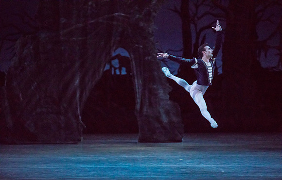 20161022_MCB_Giselle_Act2_2Cast_Tricia_Arsht_73A0721