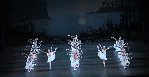 20151114_Swan_Lake_George_Balanchine_Kravis_IMG_6673
