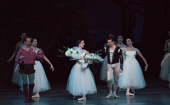 20161022_MCB_Giselle_Act2_2Cast_Tricia_Arsht_73A1141