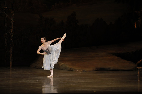 20161023_MCB_Giselle_Act1_3Cast_Jennifer_Laurent_Arsht__73A1515