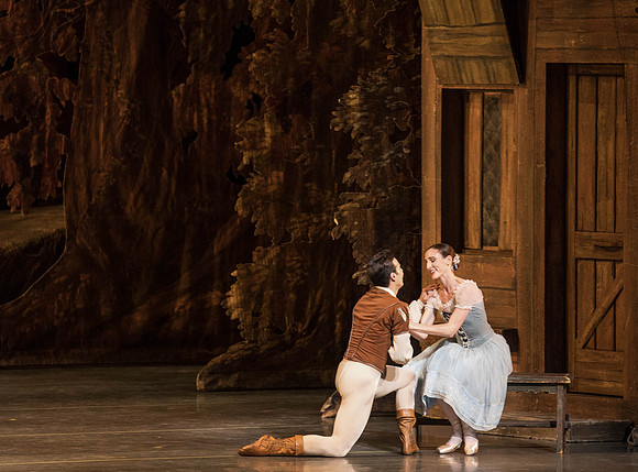 20161022_MCB_Giselle_Act1_2Cast_Tricia_Arsht_Arsht_73A6382