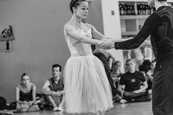 09122011_DFG_6037_DG_BALLET_REHERSAL_GISEL_1_2_ZV4N0844