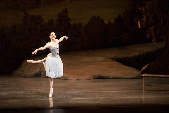 20161022_MCB_Giselle_Act1_2Cast_Tricia_Arsht_Arsht_73A5726