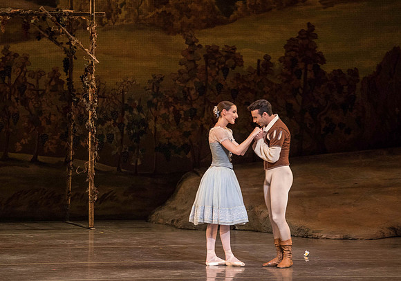 20161022_MCB_Giselle_Act1_2Cast_Tricia_Arsht_Arsht_73A6064