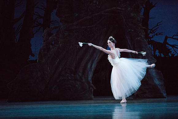 20161021_MCB_Giselle_Cast1_Act2__73A6060