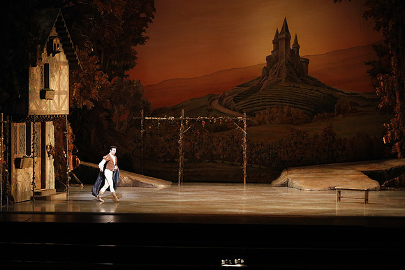 20161020_MCB_Giselle_Act1_2Cast_DR_No Makeup_Arsht_75A0047