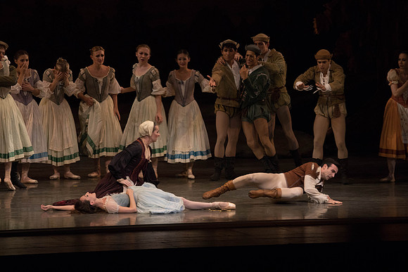 20161022_MCB_Giselle_Act1_2Cast_Tricia_Arsht_73A9385