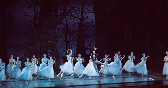 20161022_MCB_Giselle_Act2_2Cast_Tricia_Arsht_73A0635